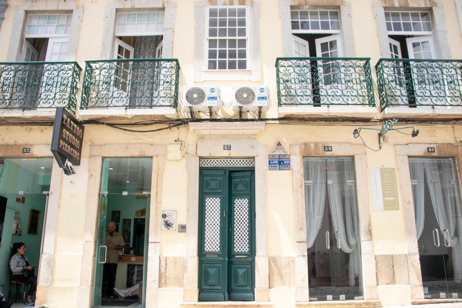 Blife Alicya Private Rooms Faro Bagian luar foto