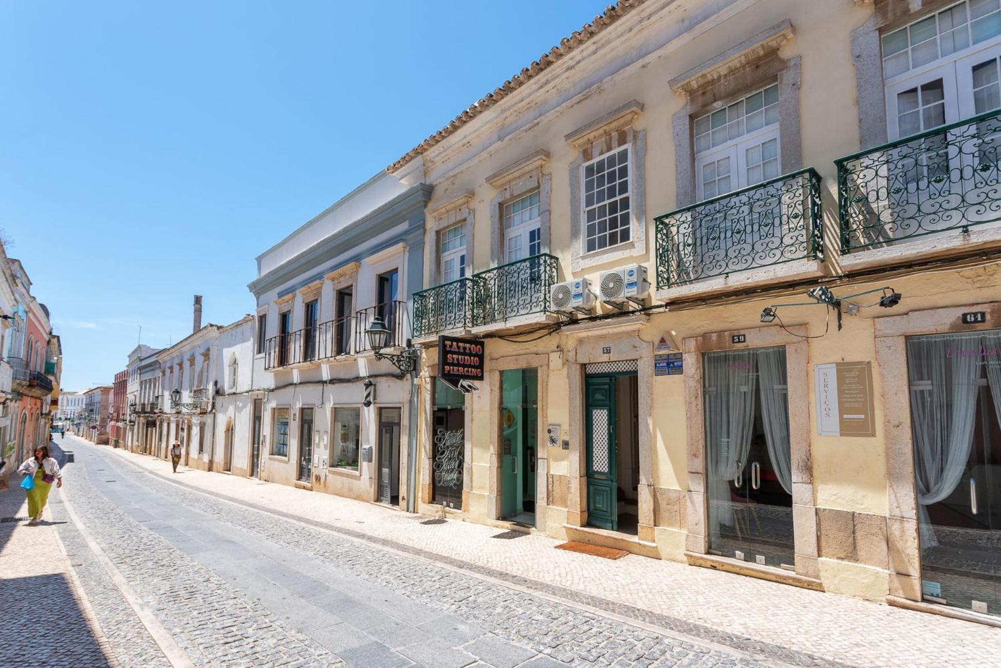 Blife Alicya Private Rooms Faro Bagian luar foto