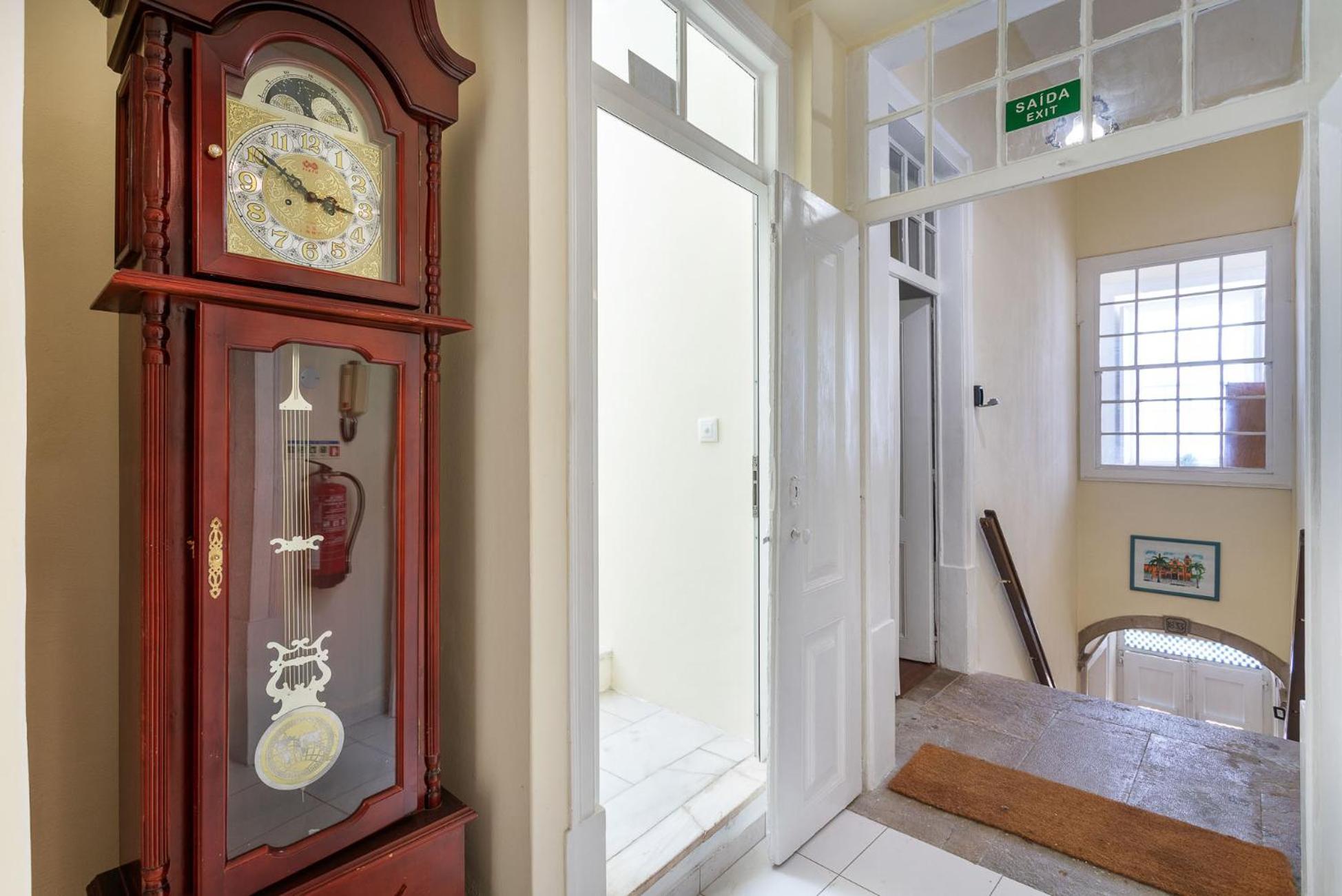Blife Alicya Private Rooms Faro Bagian luar foto