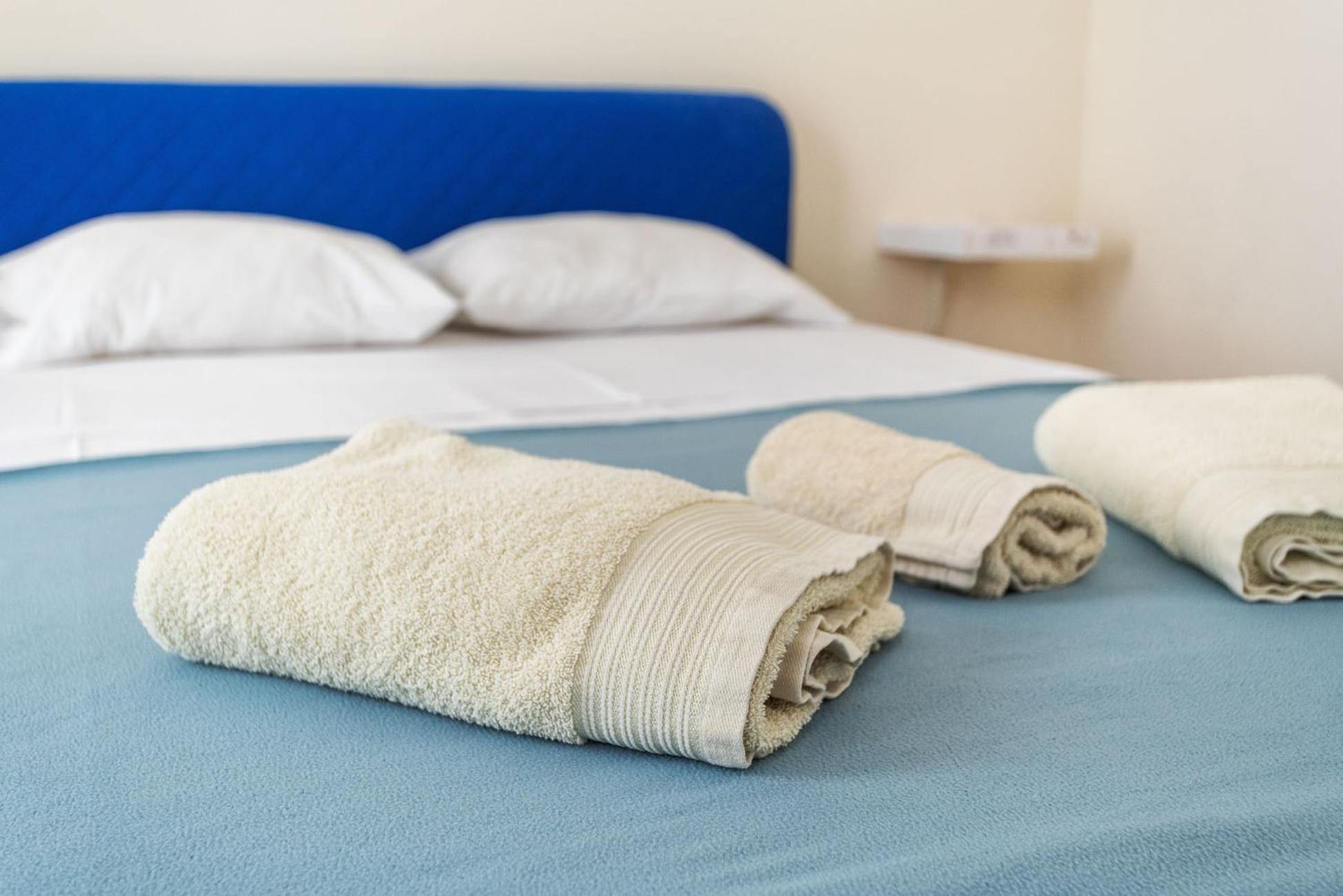 Blife Alicya Private Rooms Faro Bagian luar foto