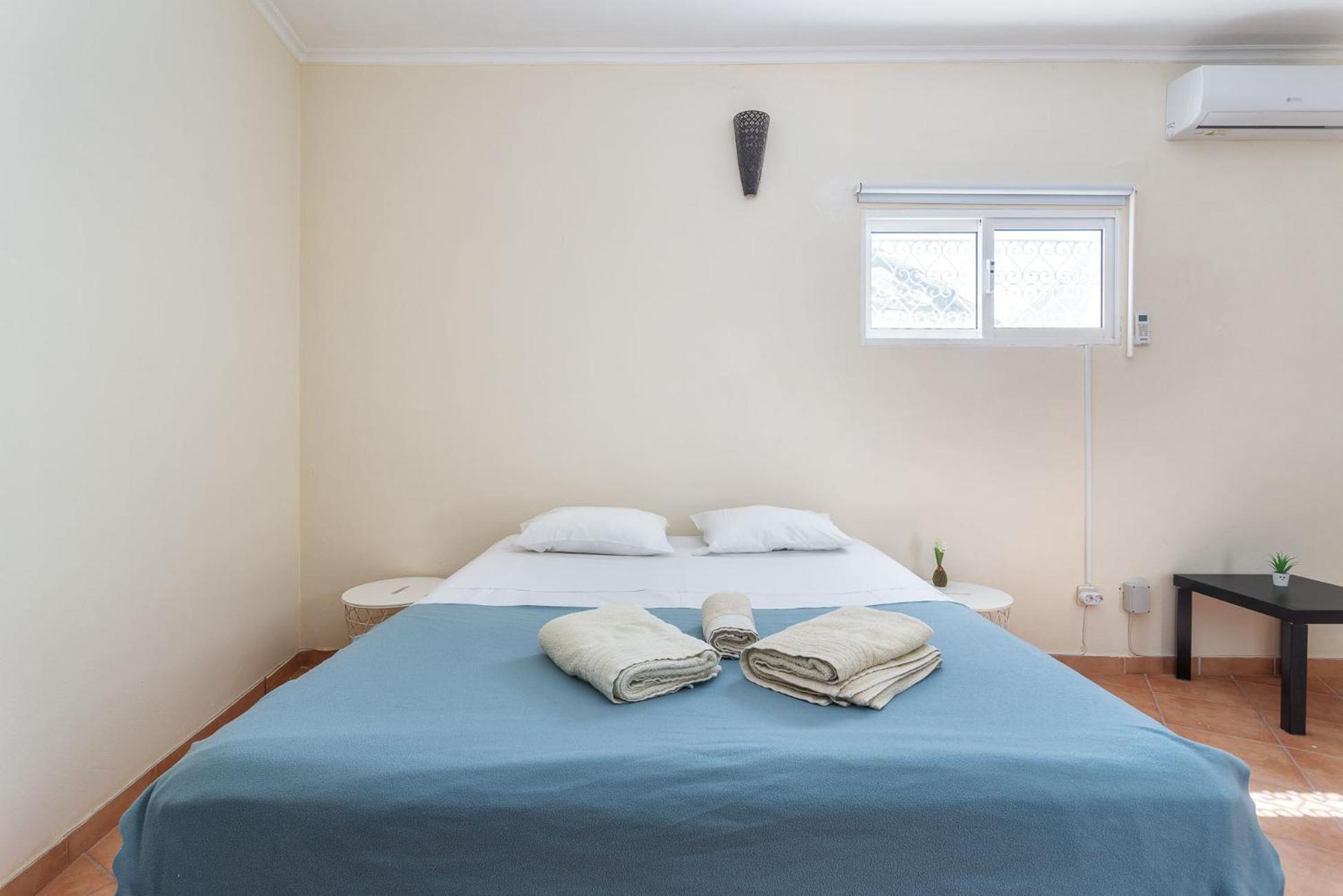 Blife Alicya Private Rooms Faro Bagian luar foto