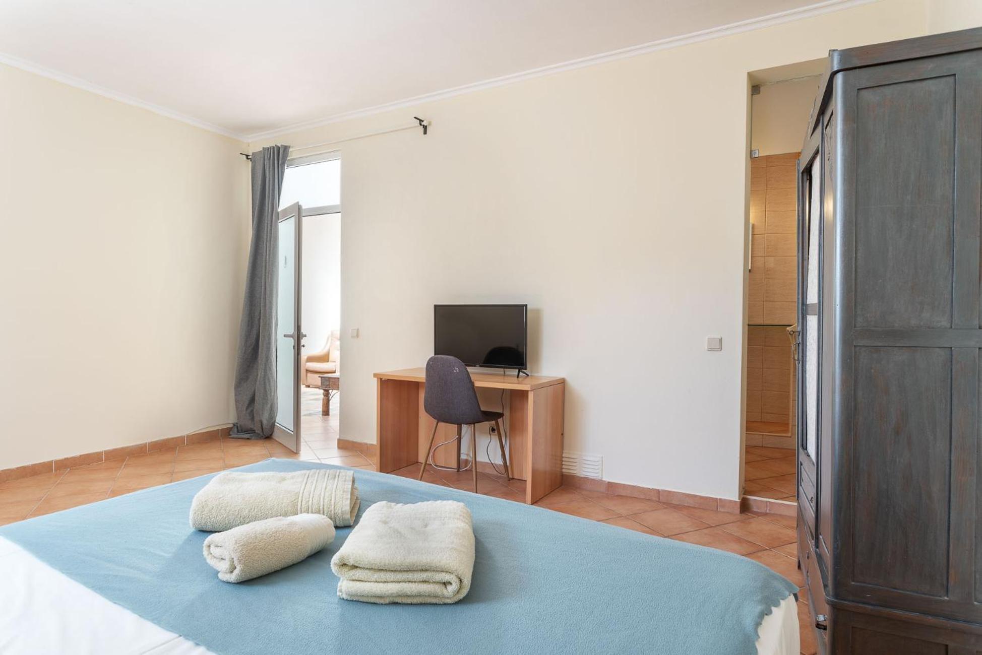 Blife Alicya Private Rooms Faro Bagian luar foto