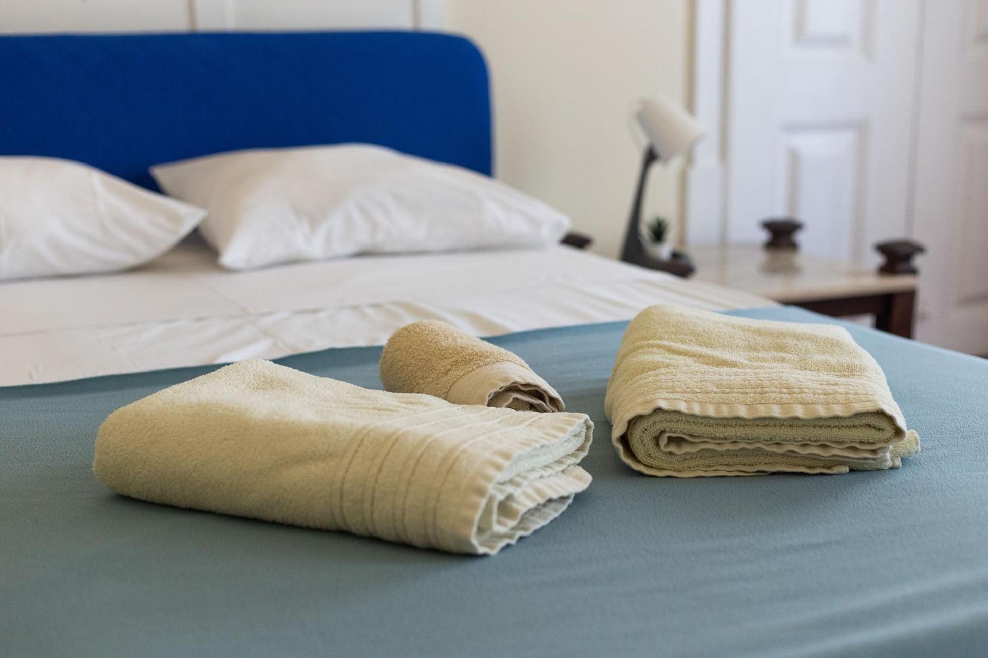 Blife Alicya Private Rooms Faro Bagian luar foto