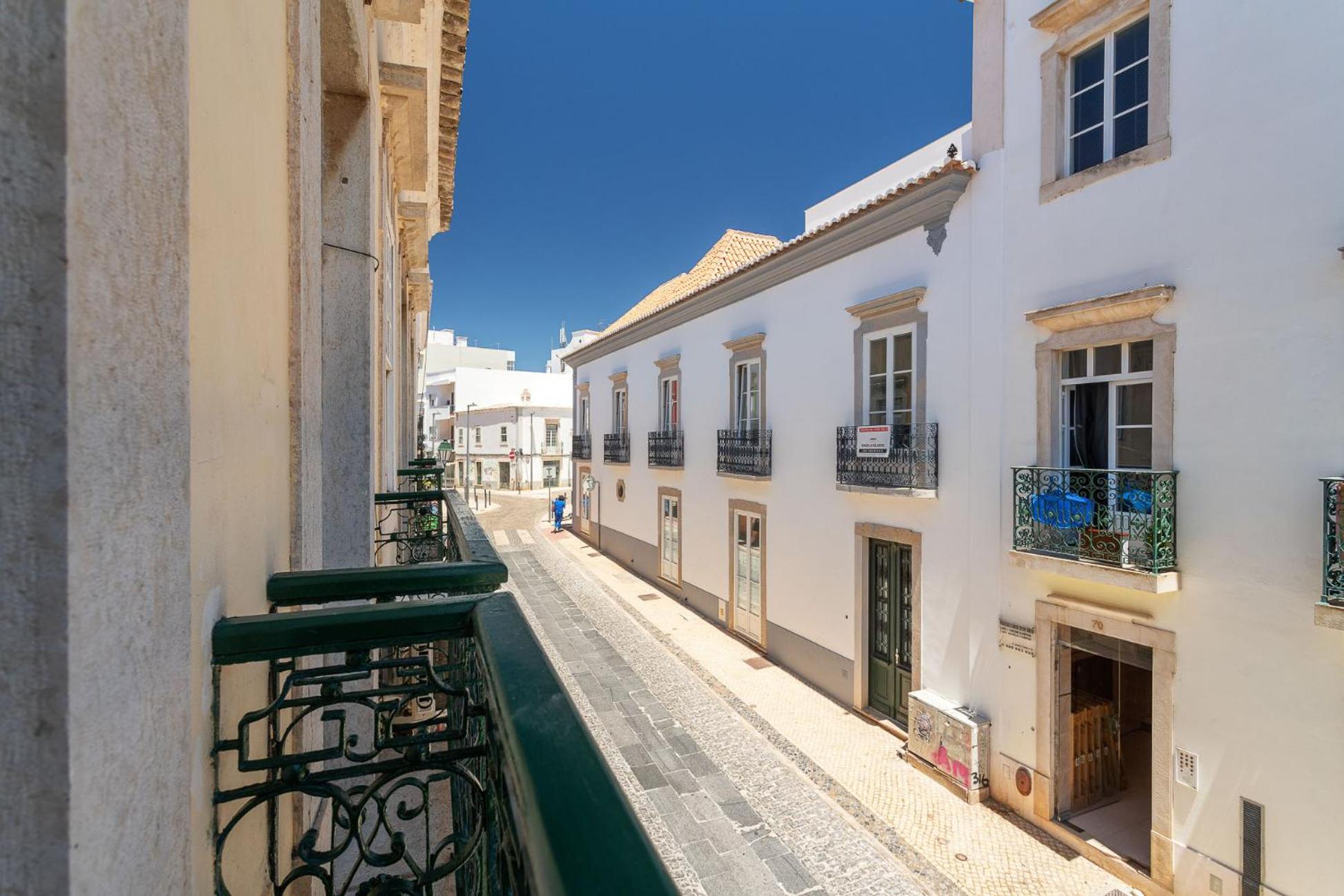 Blife Alicya Private Rooms Faro Bagian luar foto